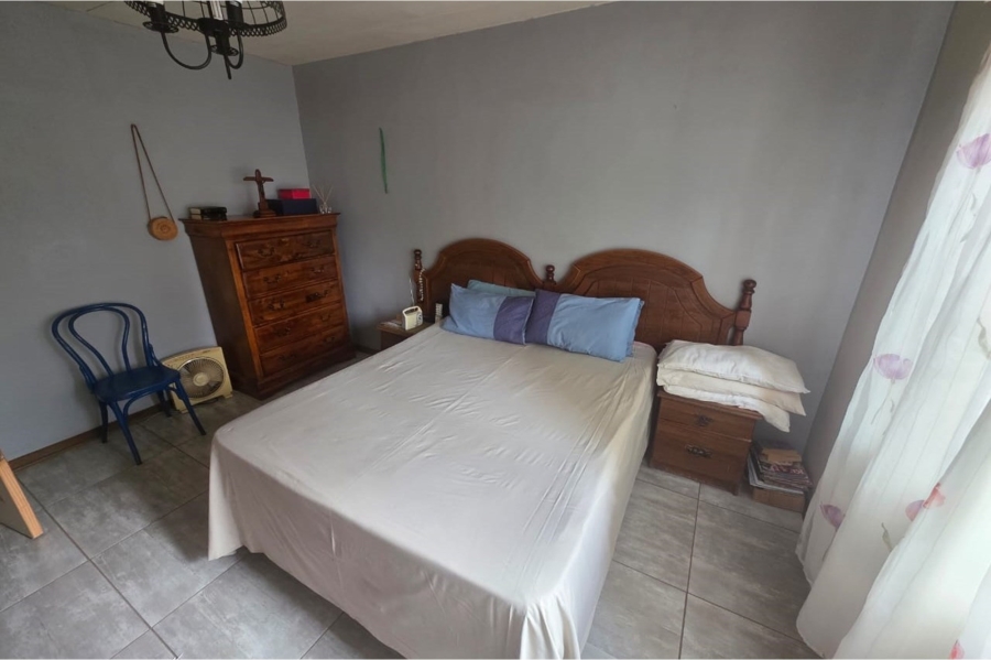 4 Bedroom Property for Sale in Roodepan Northern Cape